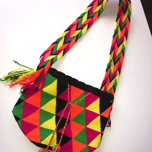 Authentic Handmade Colombian Wayuu Handbag - Picture 1 of 4